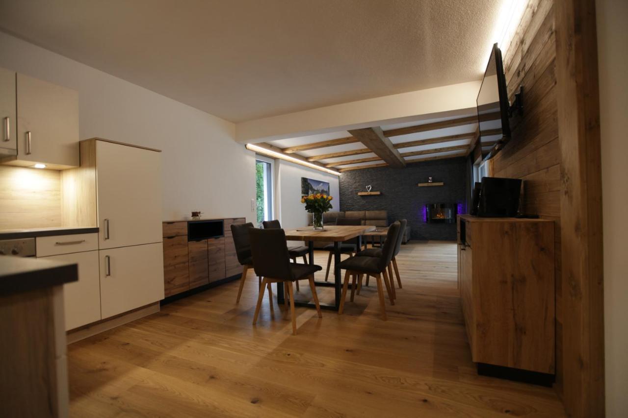 Tiroler Ferienwohnungen Haus Petra ブーヘン エクステリア 写真