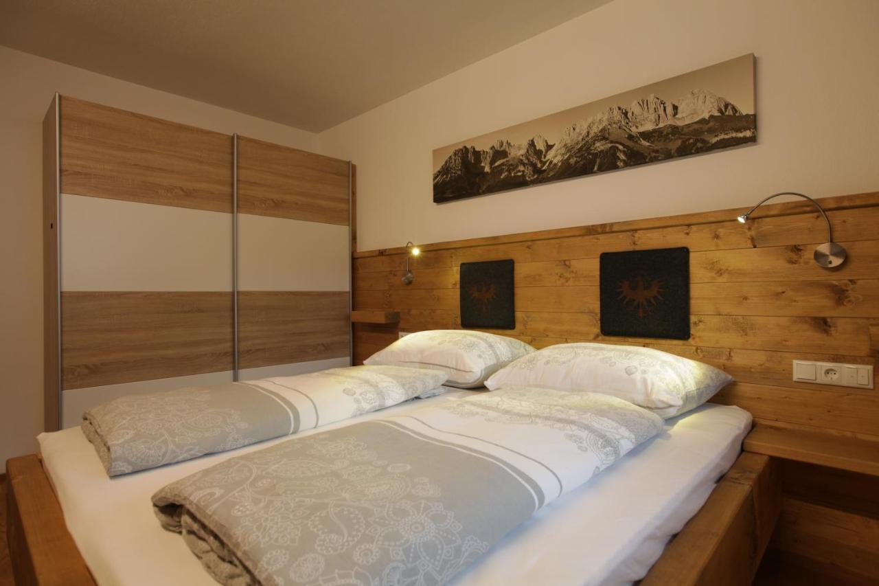 Tiroler Ferienwohnungen Haus Petra ブーヘン エクステリア 写真